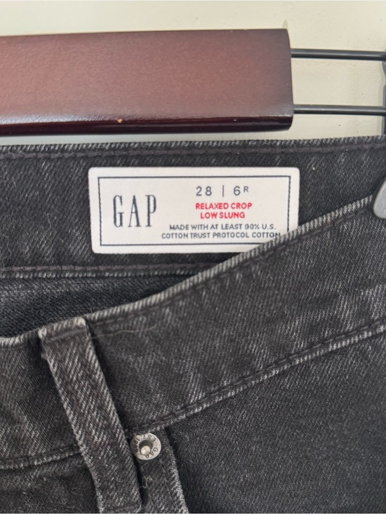 GAP Denim - GAP Women’s Relaxed Crop Low Slung Denim Jeans - Charcoal Black 28 / 6 Regular